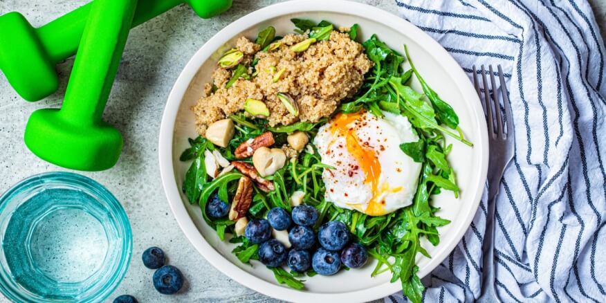 أهمية التغذية بعد التمرين: ماذا تأكل بعد الجيم؟